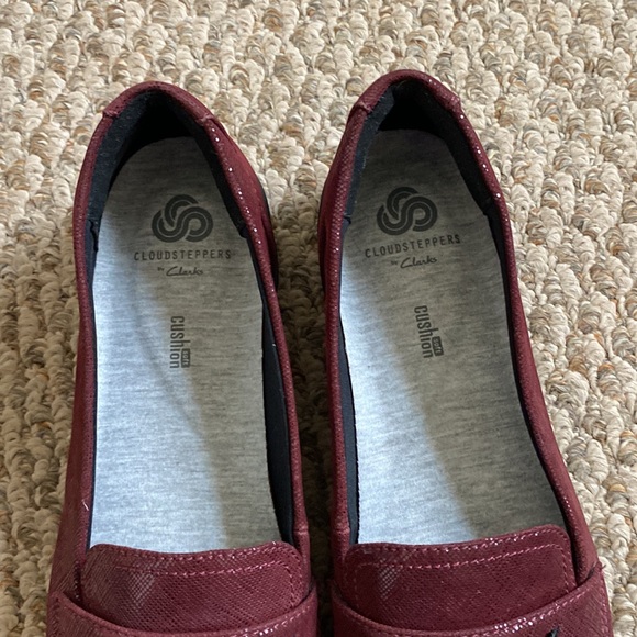 Clarks Cloudsteppers Burgundy Wine Penny Loafers Size 8.5 - Picture 8 of 8